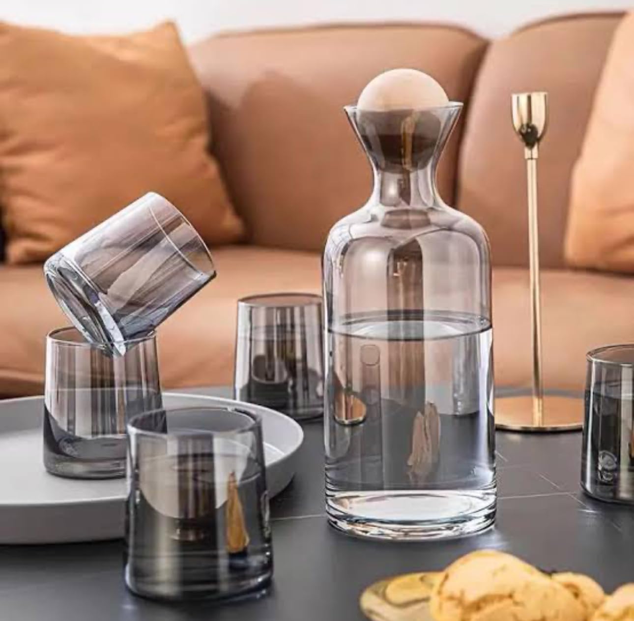 1.2L smoked Glass Bottle، Wooden ball Lid, 4 x 250ml Glass cups, Home Office Drinking, water, Juice, other drinks ‎زجاجة سعة 1.2 لتر و غطاء كروي خشبي، 4 أكواب × 250 مل، المكتب، المنزل، كل المشروبات